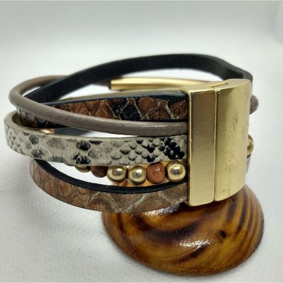 Multi animal pattern print‎ magnet clasp bracelet - Picture 2 of 2